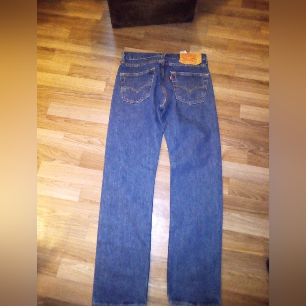 Levi's - Picture 4 of 5